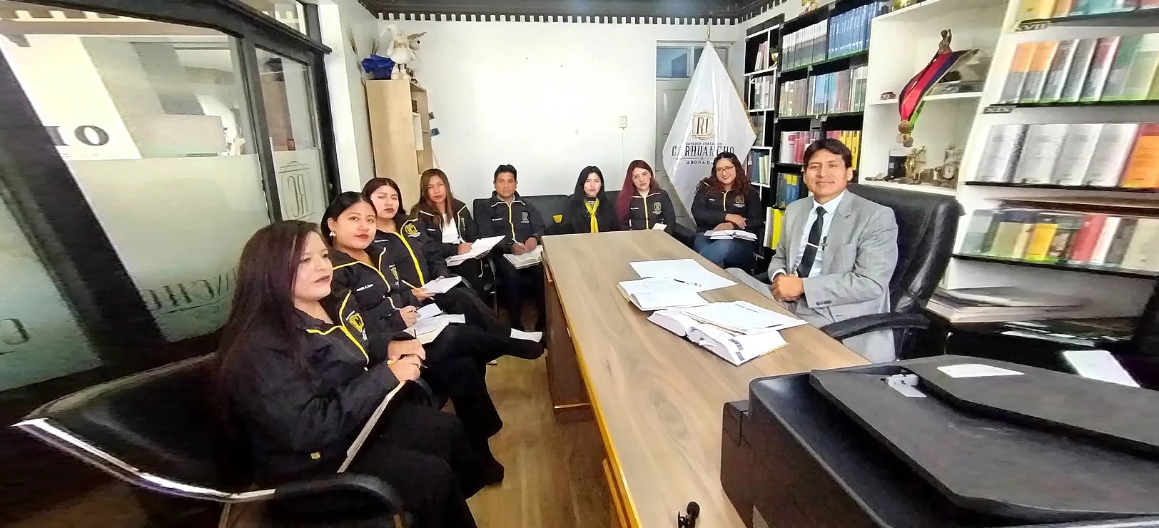 Equipo del Estudio Jurídico Robert Carhuancho & Abogados